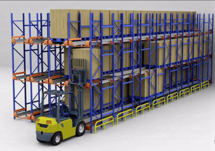 Custom Size Warehouse Shuttle System Radio Pallet Runner With Forklift Work