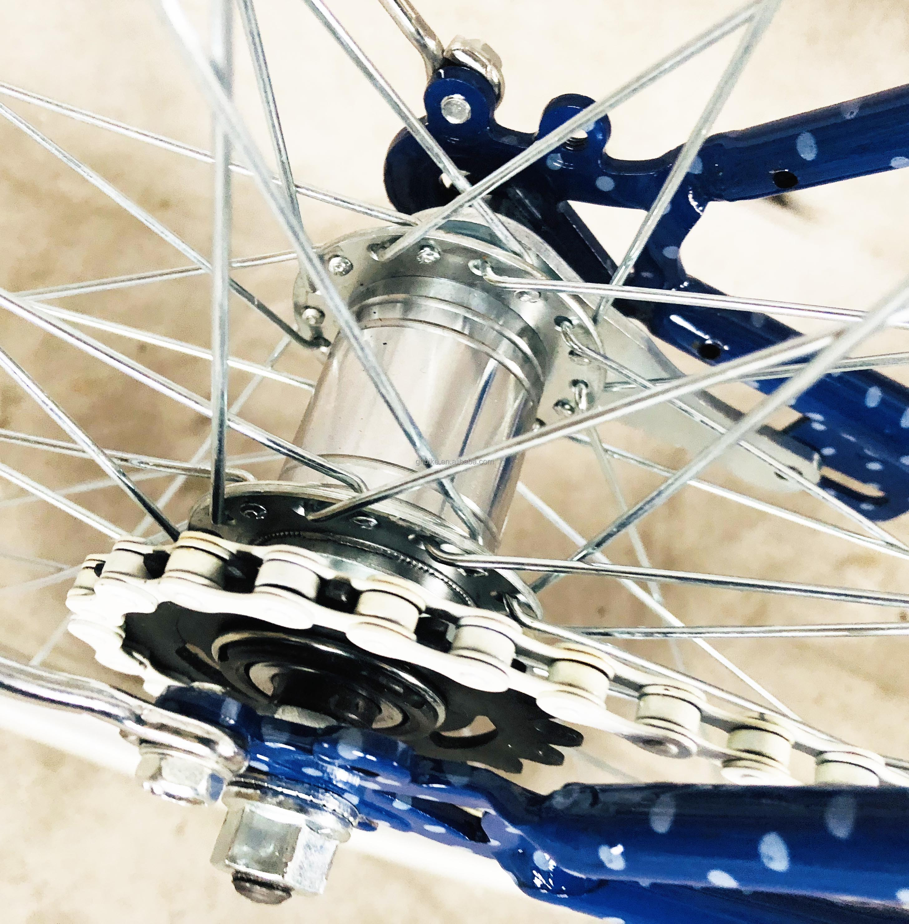 Ordinary Pedal 700C Unisex Bicycle with Simple Design and Coaster Brake