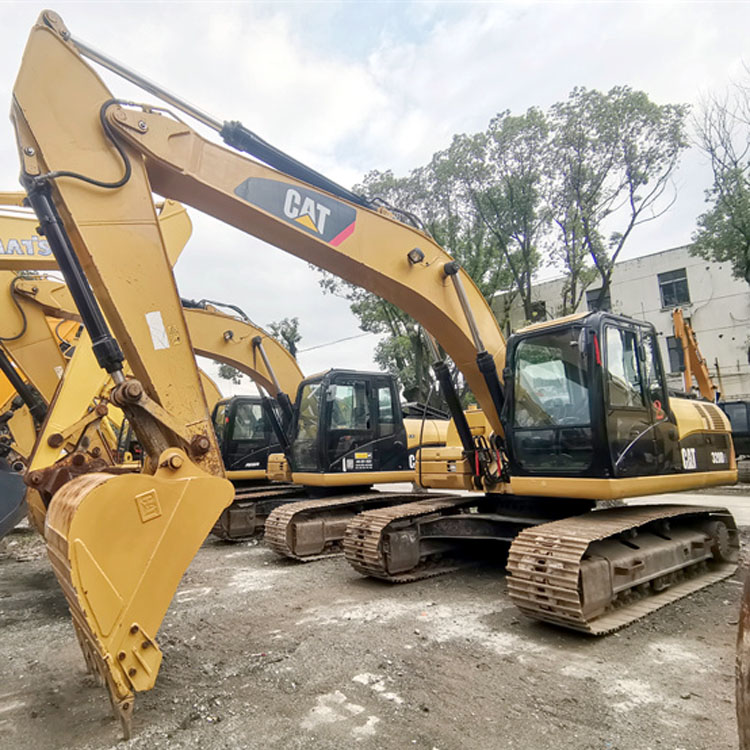 Caterpillar 320d2 20 Ton Used Excavator with Original Hydraulic Valve at Affordable