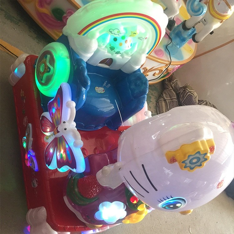 Hello Kitty Cat Shape Kiddie Ride Machines / Kids Amusement Rides