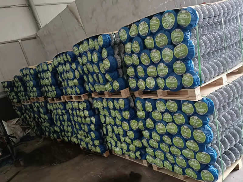 The Fine Quality chain link fence aquaculture purse seine orchard protection net pvc coated chain link fence