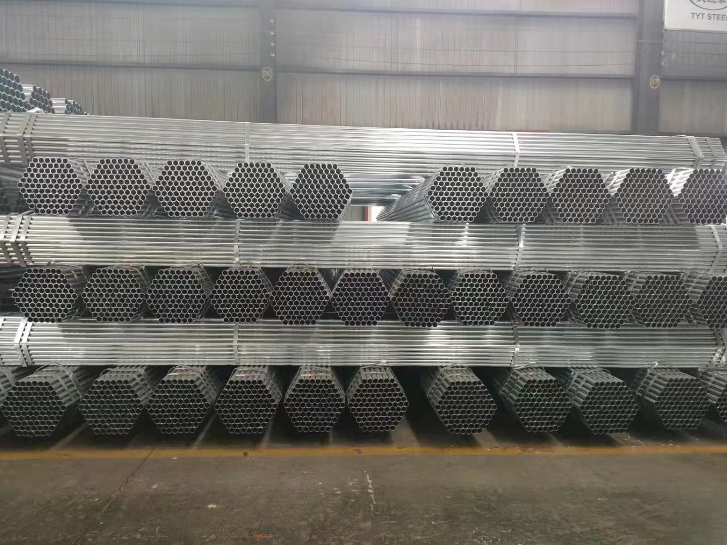 Hot Dipped Galvanized Steel Pipe ASTM A 333 GR. 6 Schedule 40 For Building