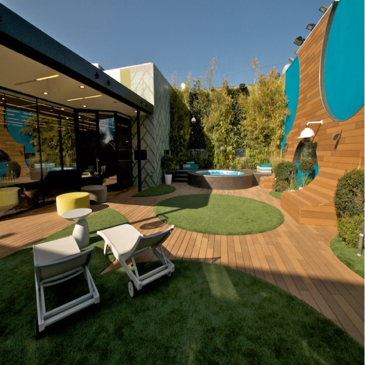 Outdoor PVC WPC Wood Plastic Composite Decking Flooring with Grooved Nonskid Design