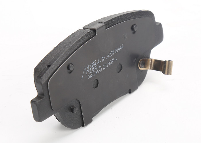 Low Metallic Ceramic Brake Pads USA Green Test 50000-80000 km Warranty