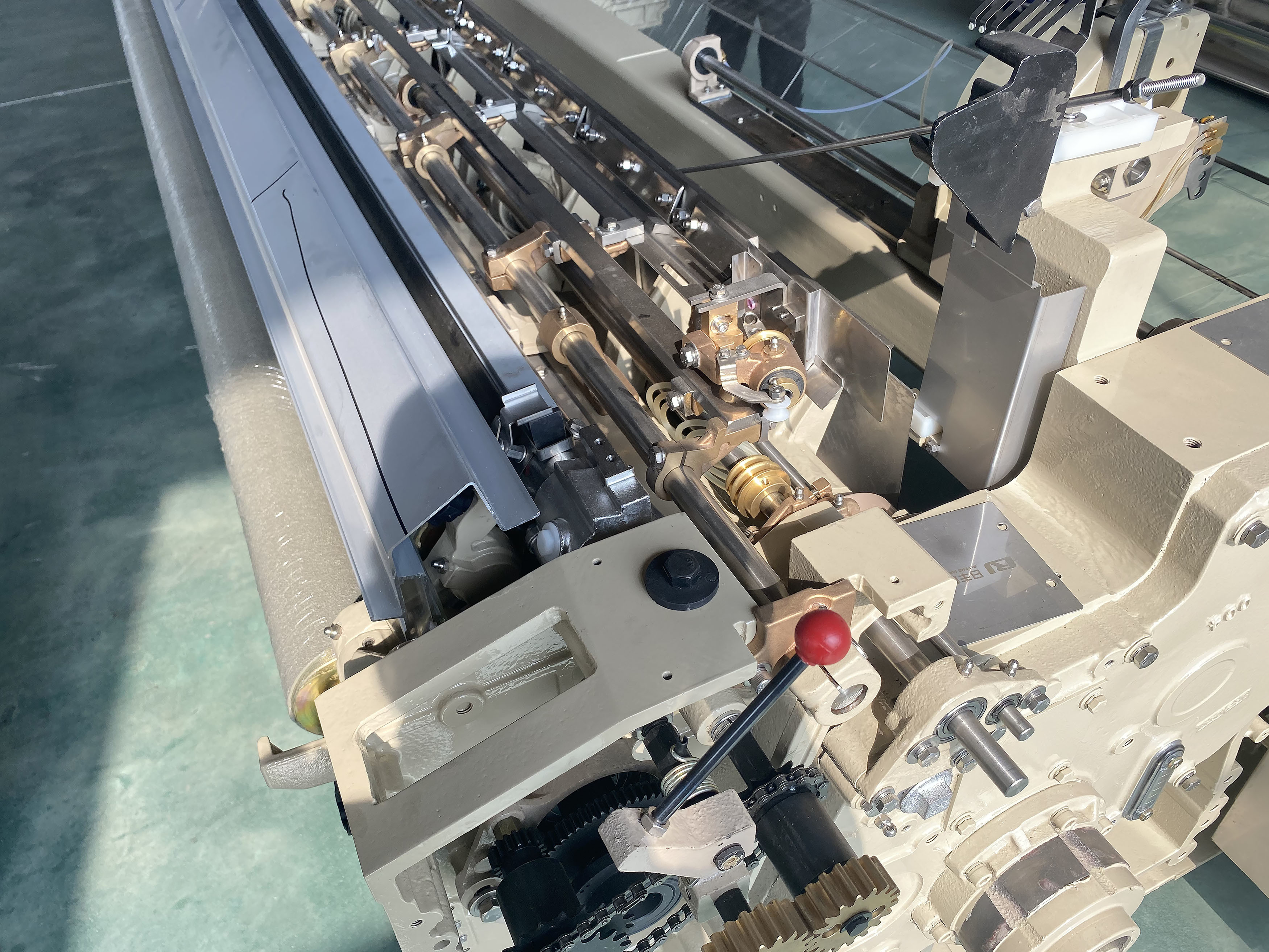 High Speed Weaving Plain Water Jet Loom 150-450cm With 2 Nozzles Dobby Shedding