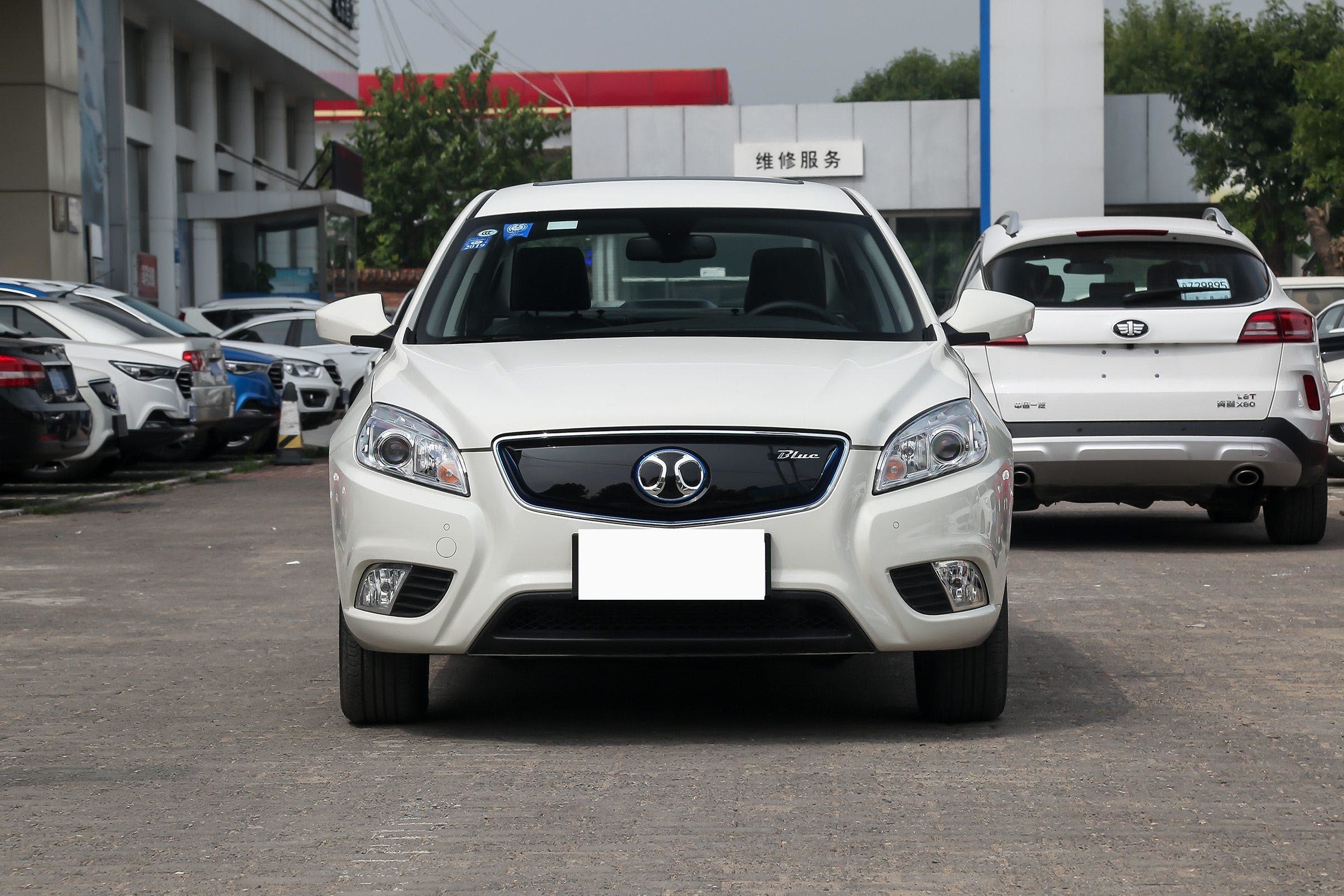 BAIC EU260 Sedan Electric Car New Energy Taxi Vehicles Used Four Wheel SUV