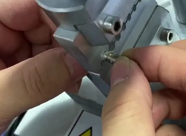 220VAC 50HZ Fiber Optic Crimper , Pneumatic Fiber Optic Connector Crimping Machine