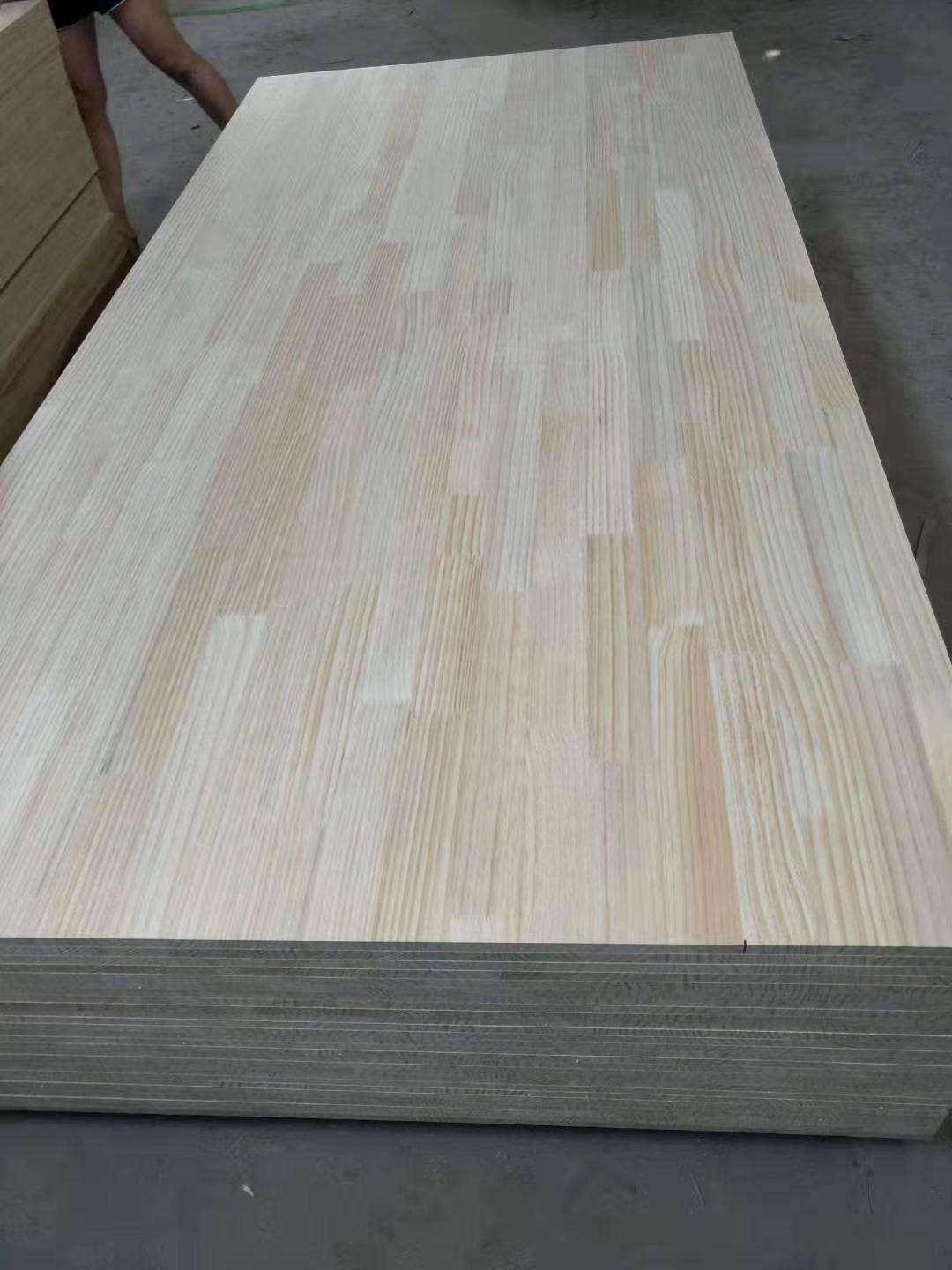 1200*2400MM Customerized Size Finger Jointed Pine Wood Board For Contemporary Indoor