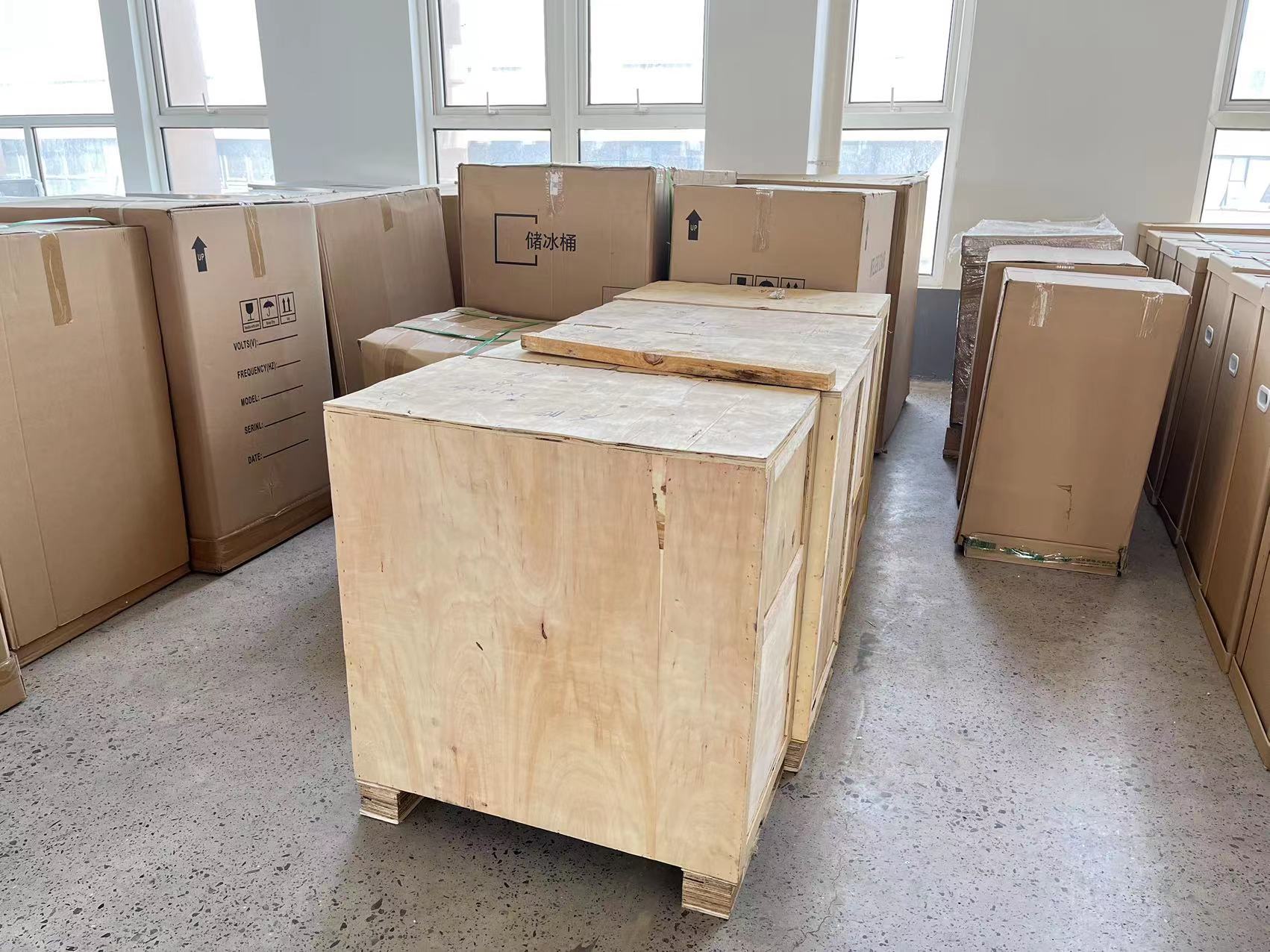 200kg Ice Storage Low Noise Commercial Air-Cooling Cube Ice Machine with 0.96KW Power