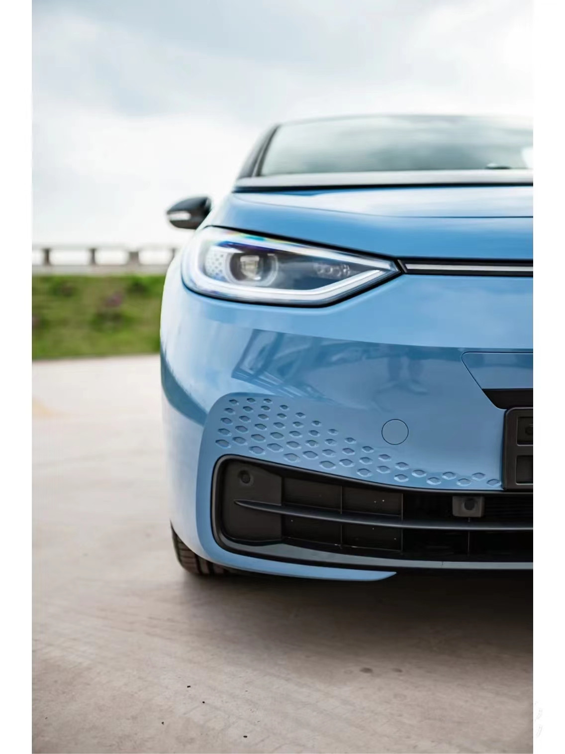Volkswagen RWD Hatchback ID3 2024 Prime Electric Car 0km Used with 450km Pure Electric Range and 170 Horsepower Motor