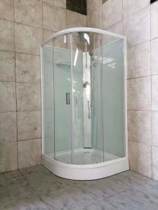 China Sector Tray Glass Shower Room 90x90cm Fan Shaped White Profile wholesale