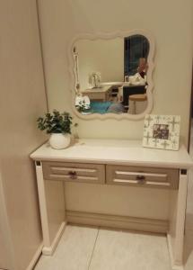 China Luxury European Contemporary Furniture / European Style Dresser Antique Color Handle wholesale