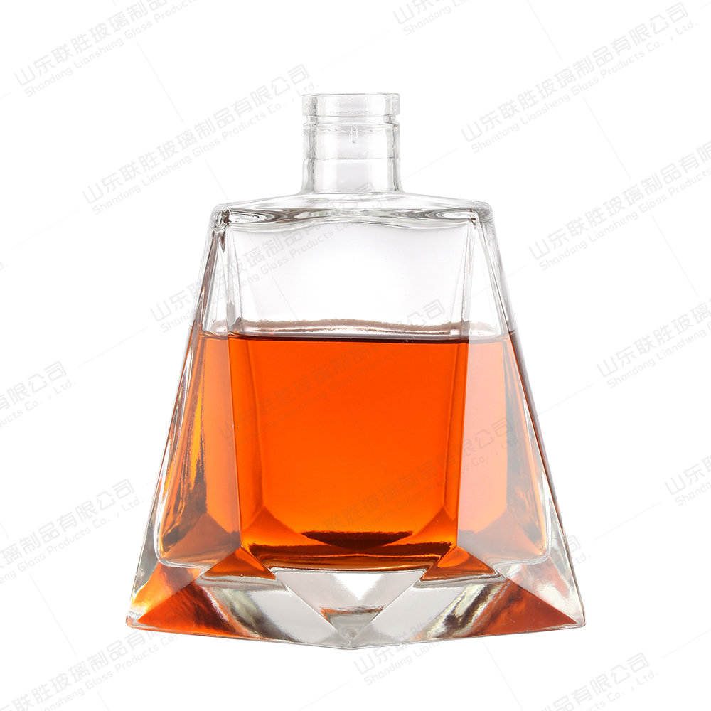 Clear Glass Crystal Decanter Set Perfect for Storing and Serving Beverages