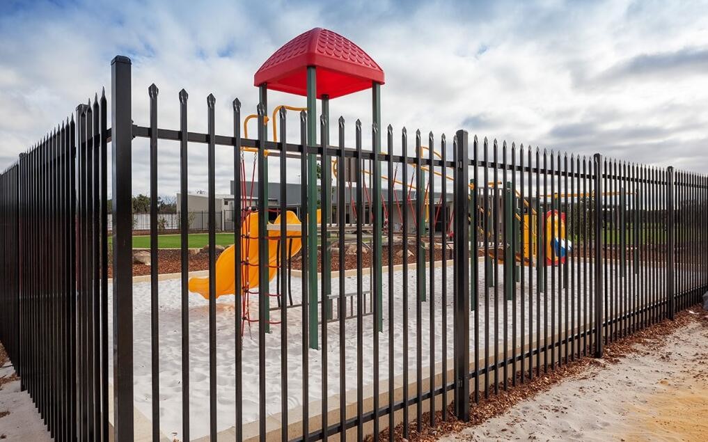 steel tubular Security Garrison Fencing 2.4M height x 2.4M width Rails 40mm upright 25mm spacing powder coated