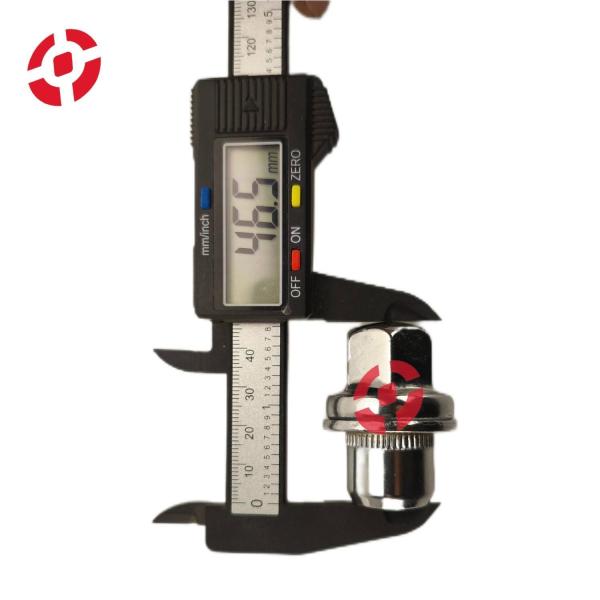 OE RRD500510 Wheel Lug Nut M14x1.5 Thread In Silver Color For Land Rover Range Rover