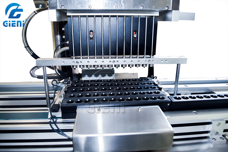 SUS304 Mascara Cosmetic Filling Machine 20L Tank 84PCS/Min