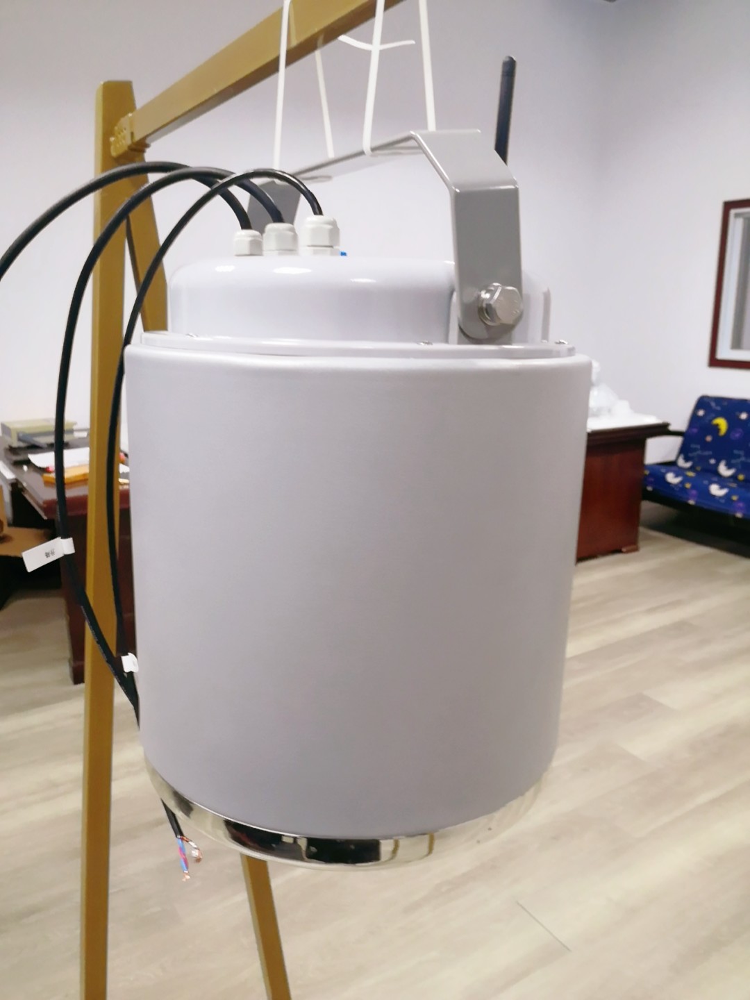 Cylinder Electric Light Lifter Hoist High Ceiling Lamp Solution