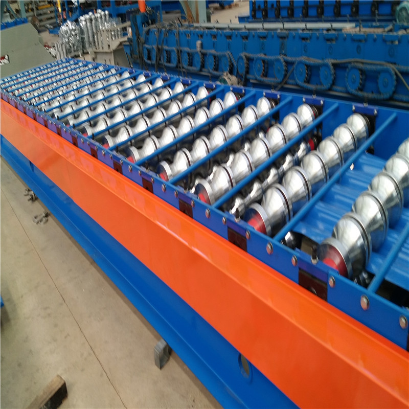Roof Panel metal roof roll forming machine / roof tile roll forming machine with 5.5kw motor