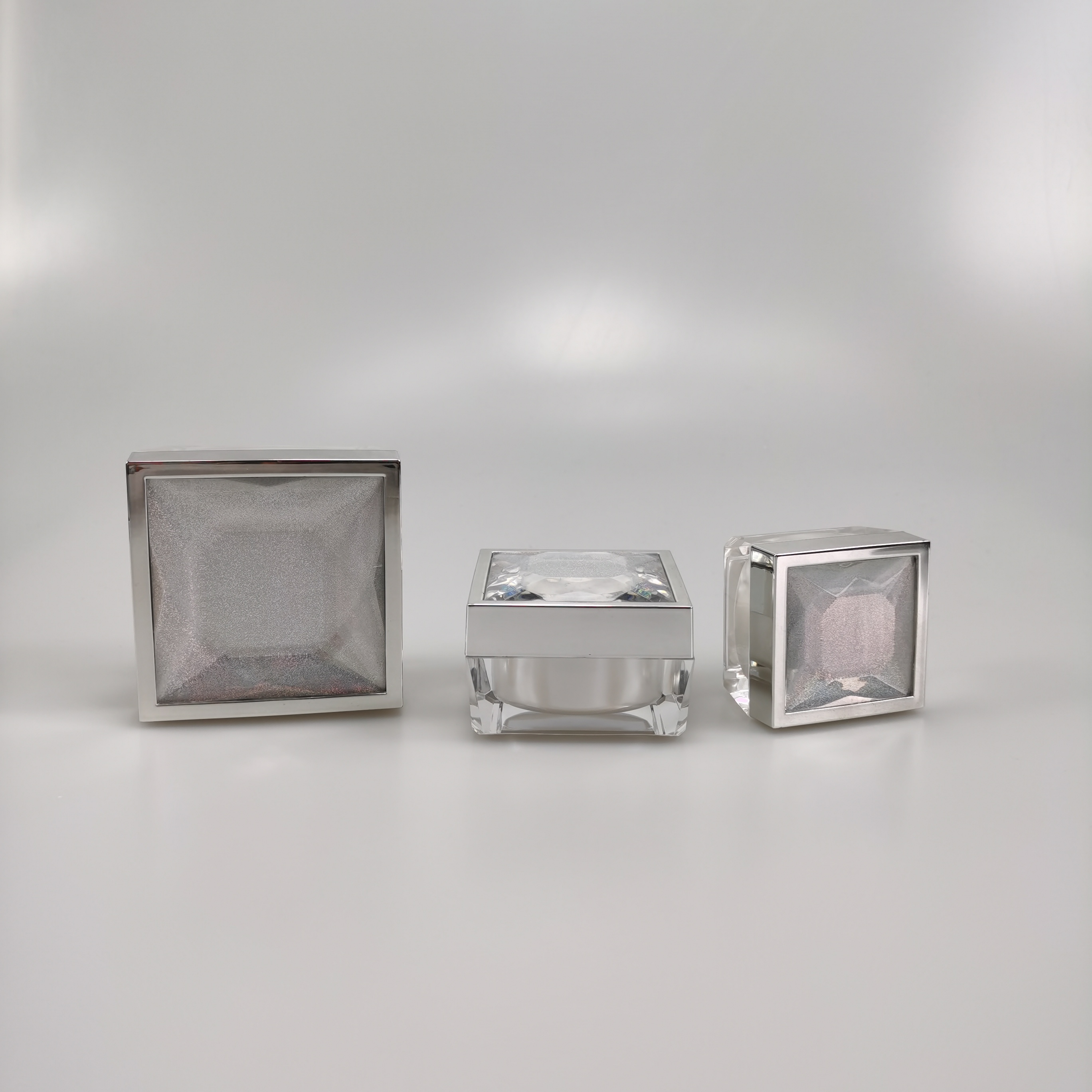 Skin Care Cream Plastic Cap 15g 30g 50g Square Acrylic Eye Cream Jar with Diamond Silver Lid