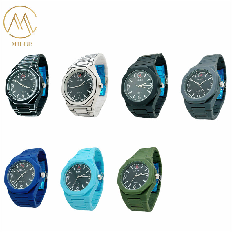 Waterproof Stainless Steel Strap Watch with Digital Display for Swimming and Diving Enthusiasts