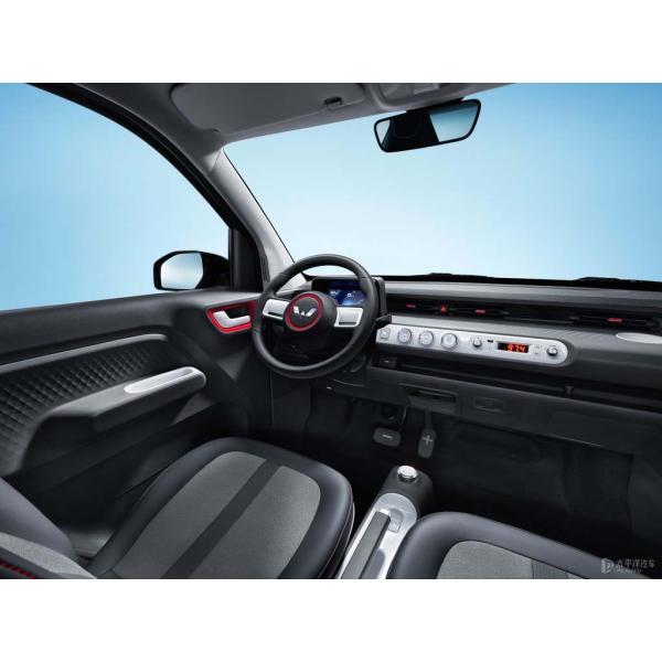 Made in China, SAIC GM Wuling mini electric car is a small electric car, and the popular ternary lithium battery