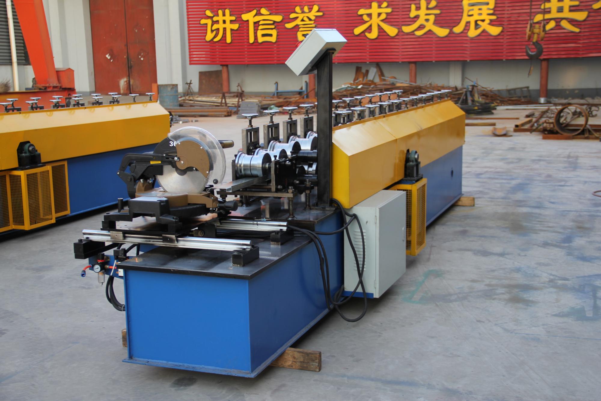 50Hz Door Frame Roll Forming Machine 12m/min 2 Leveling Shafts