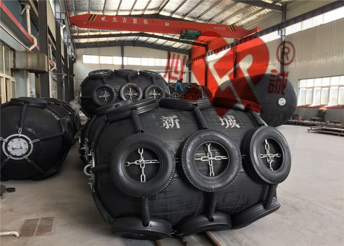 2.5m Diameter Floating Dock Fenders , Rubber Fenders For Boats