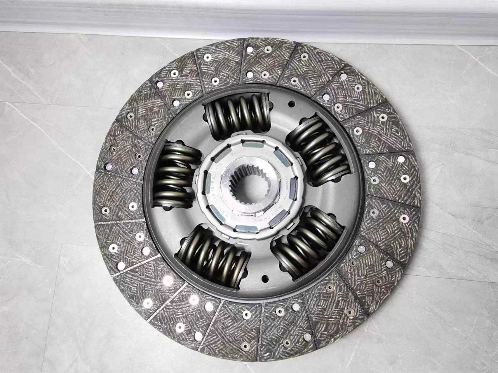 Clutch Plate for Heavy Duty Truck Parts 430mm Size OE NO. 1878006129