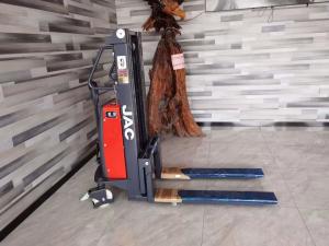 China Pedestrian Straddle Semi Electric Pallet Stacker 1500kg 1.5T CDD15B wholesale
