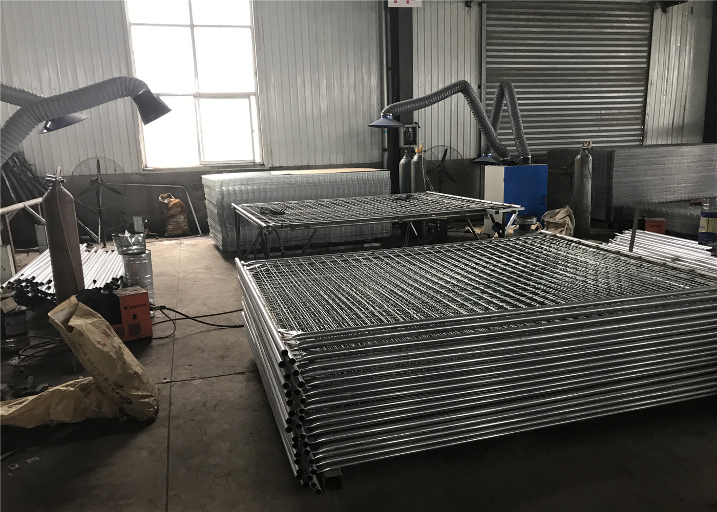 COOKTOWN Imported Temporary Fencing 2.1*2.5M HDG 42 microns fence panels and base AS Standard supplied