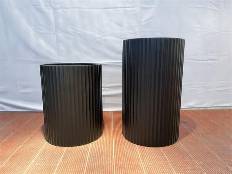 Garden Fiberglass Flower Pots Resin Planter In Black White Color
