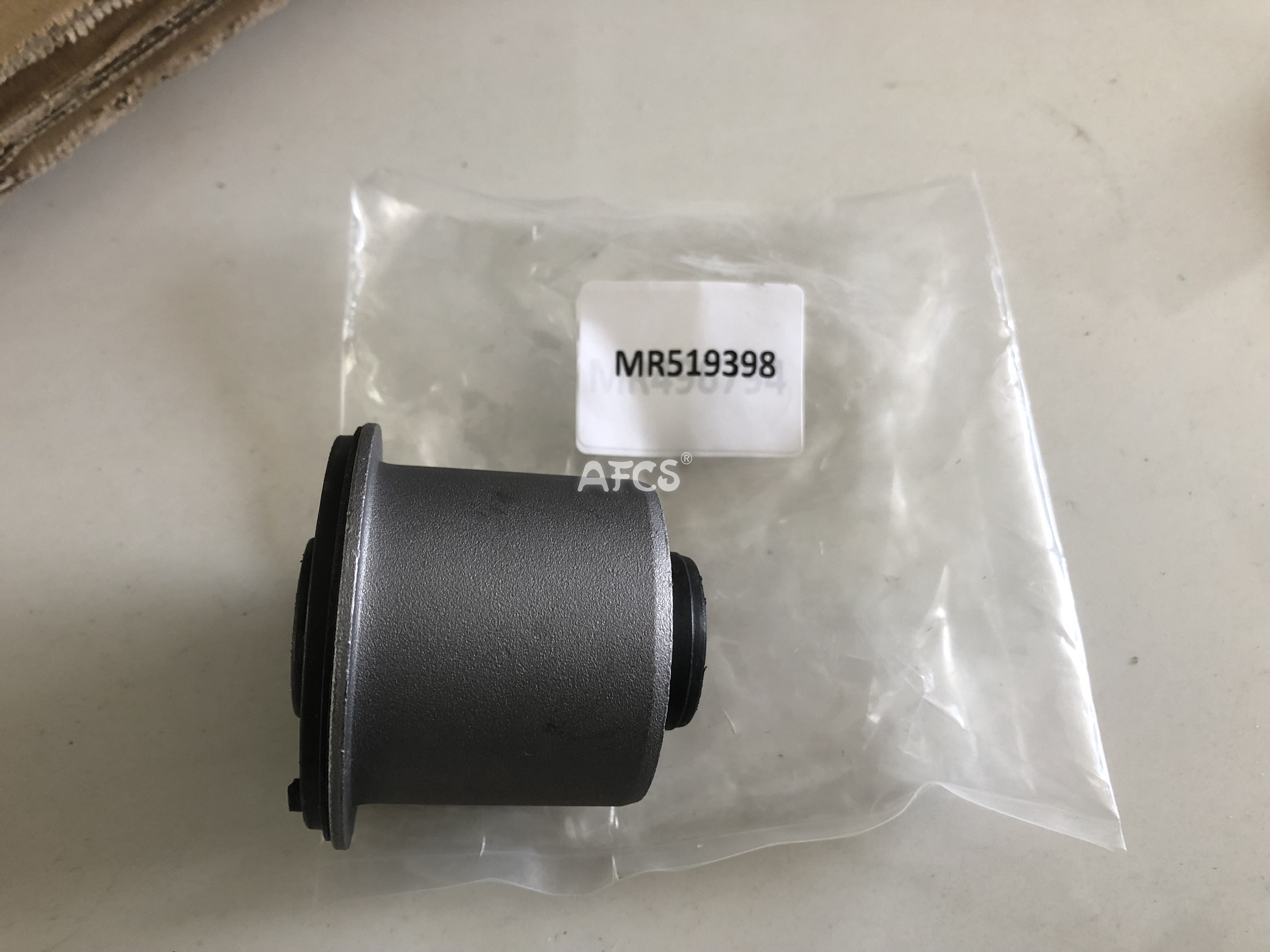 MR519398 4010A140 4010A038 Car Suspension Bushing For MITSUBISHI PAJERO III