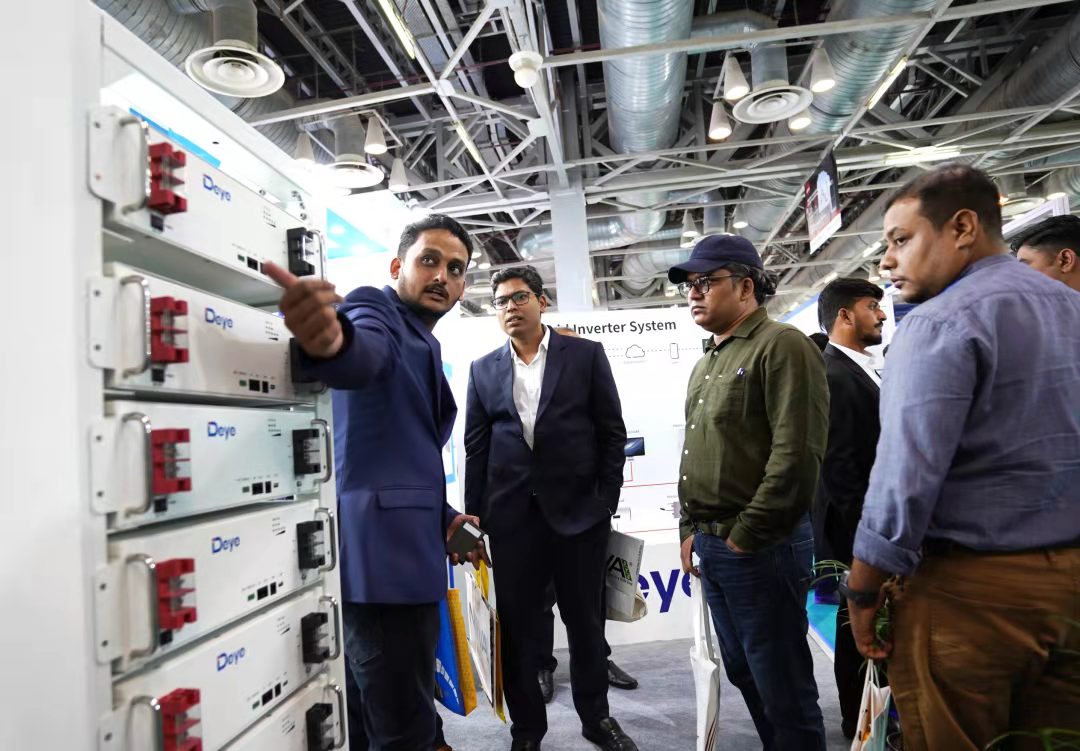 High quality wholesale price PV off grid energy storage photovoltaic system solar power 8kw hybrid inverter