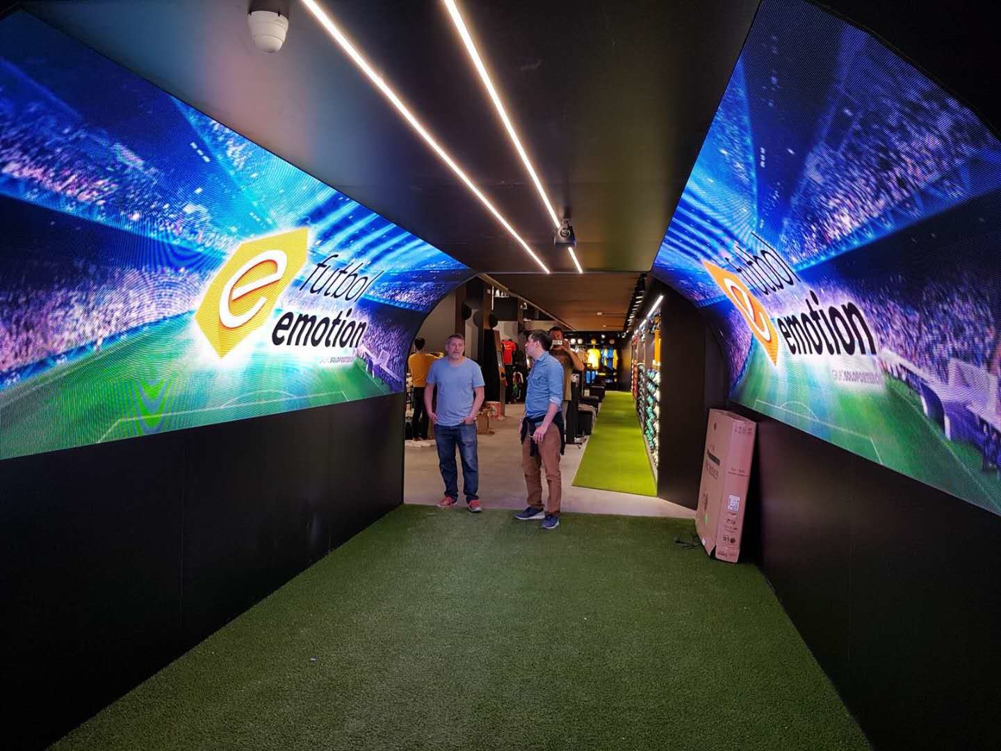 Indoor LED Display, Indoor Led Wall Screen With Mounting System Front Serviceable Magnetic Modules