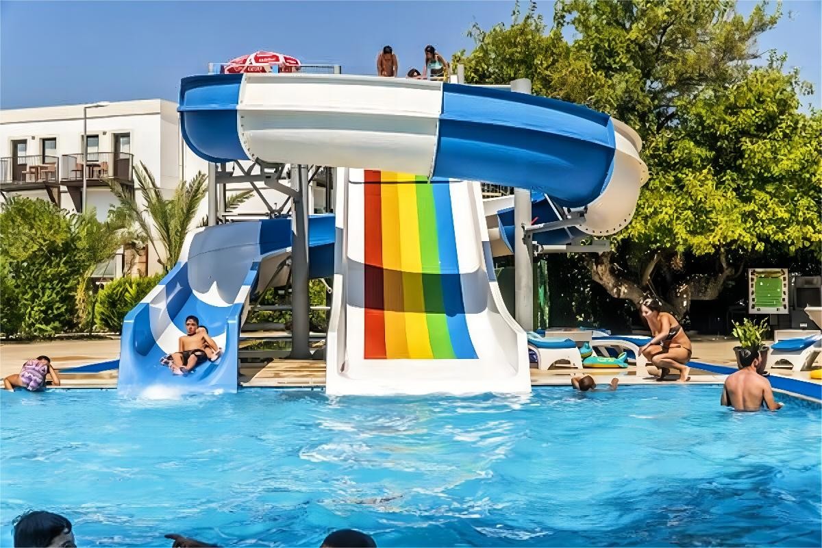 ODM Water Aqua Park Facilities Commercial Pool Kid Water Game Slides
