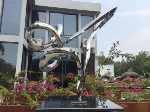 China Outdoor Abstract Small Garden Sculptures , Modern Stainless Steel Sculpture wholesale