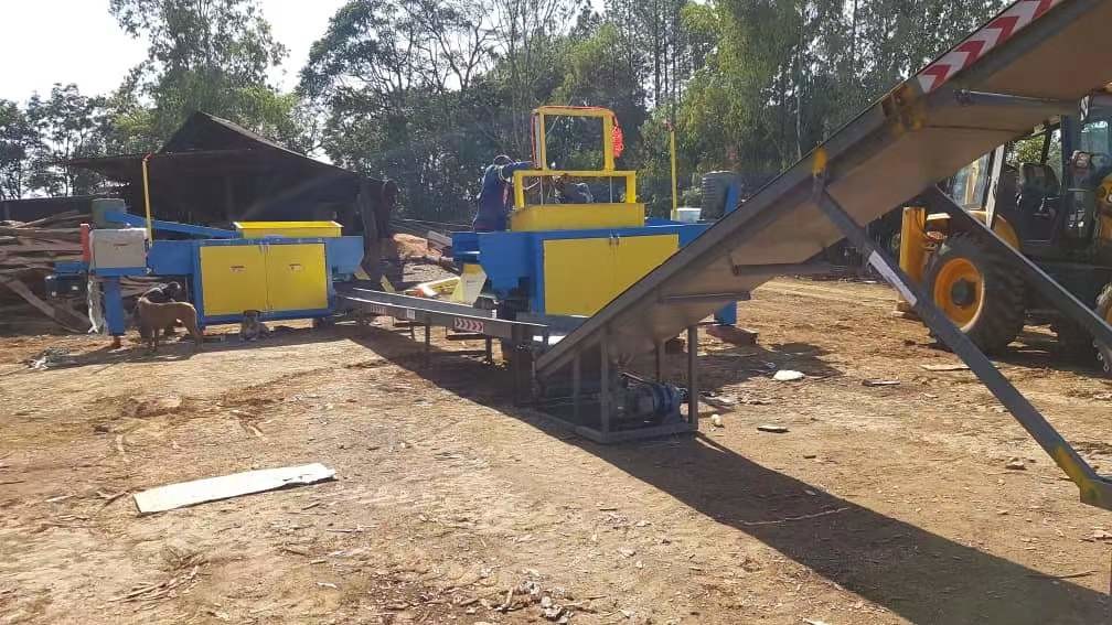 250-1500kg/H Dura Wood Shaving Machine Automatic For Poultry Farm