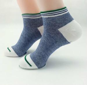 China Custom logo, design single-Cylinder Men Boat Socks wholesale