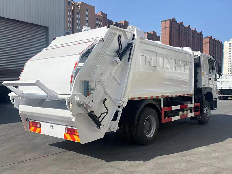 Sinotruck 371HP Garbage Compactor Truck HOWO 4X2 Trash Truck