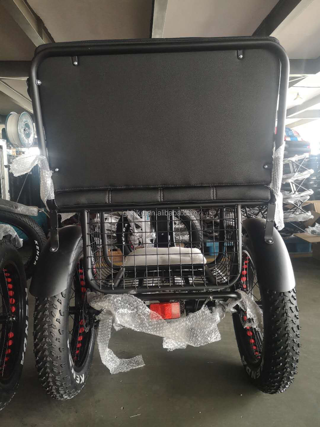 Down Tube 48V 750W 17AH Lithium Battery 45KM/H bafang Front Motor Electric Passenger Tricycle