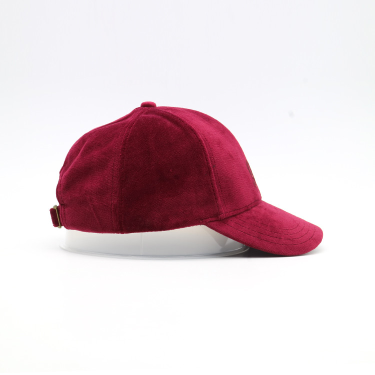 Embroidered Unisex Curved Brim Baseball Caps With 3D Logo