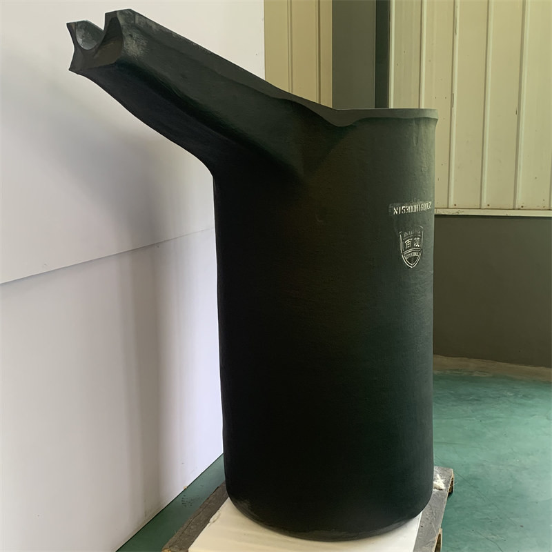 Molten Metal Reliability And Durability Crucible With Pouring Nozzle Metal Melting Silicon Carbide Graphite