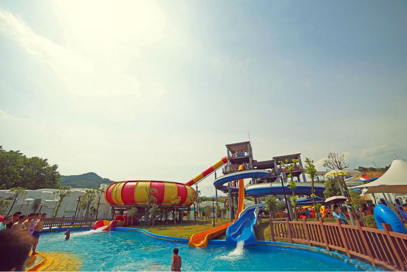 Fiberglass Resort Waterpark Project , Giant Slides Rides Projects for Water Park