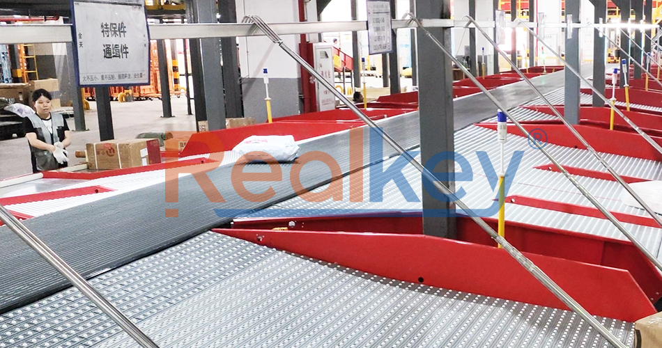 Custom Turning Radius Modular Belt Conveyor For Warehouse Heavy Load Capacity