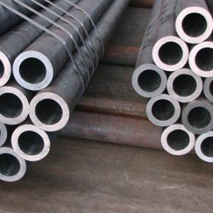 China SAE1020 SAE1045 DIN 17175 Circular Hot Rolled Steel Tube For Chemical 21.3mm - 609.6mm wholesale