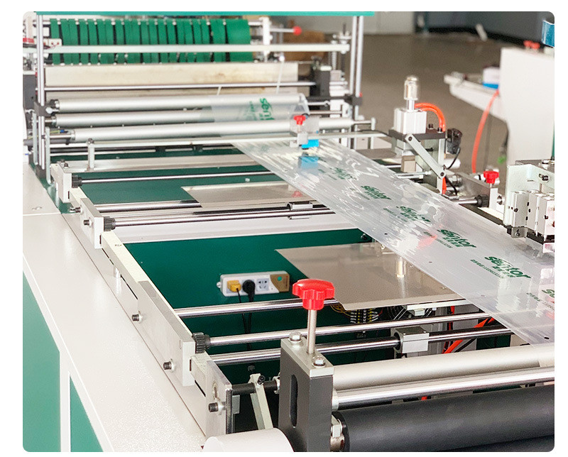 Automatic Zipper Bag Making Machine 12kw Pe Frosted Film Packaging