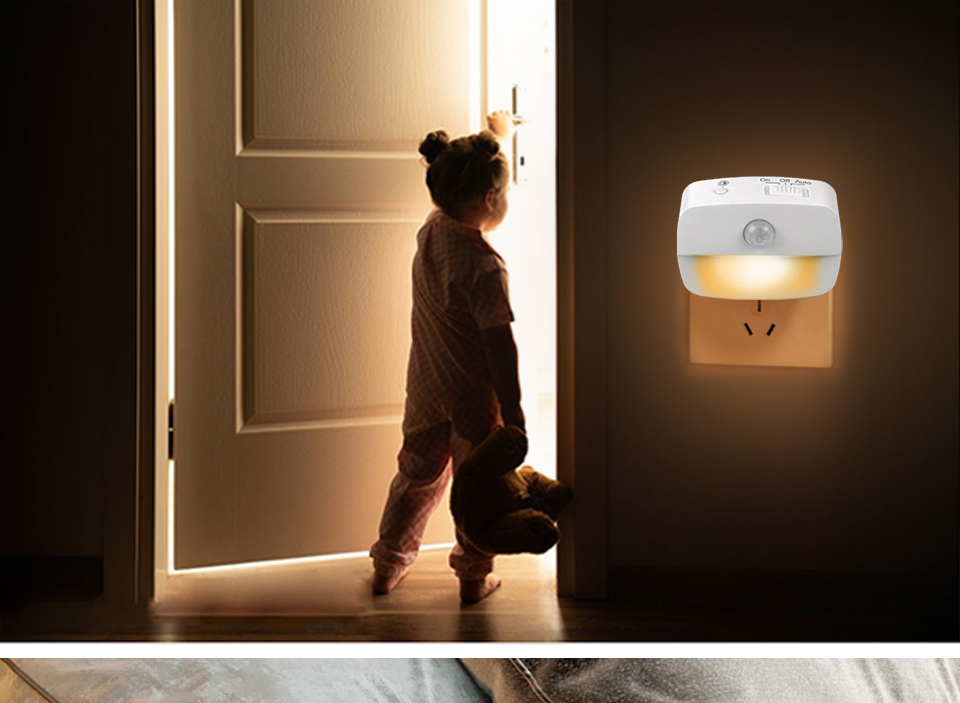 0.8W 30LM Plug In Night Lamp PIR Sensor 100 Degree For Closet Aisle Hallway