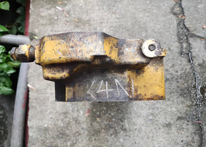 K4N Diesel Engine Cylinder Head , Used Engine Head For Excavator E305 Water Cooling