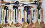 Jewelry Ceramics Plastics Glass Bottles Golf Clubs PVD Vacuum Coating Machine
