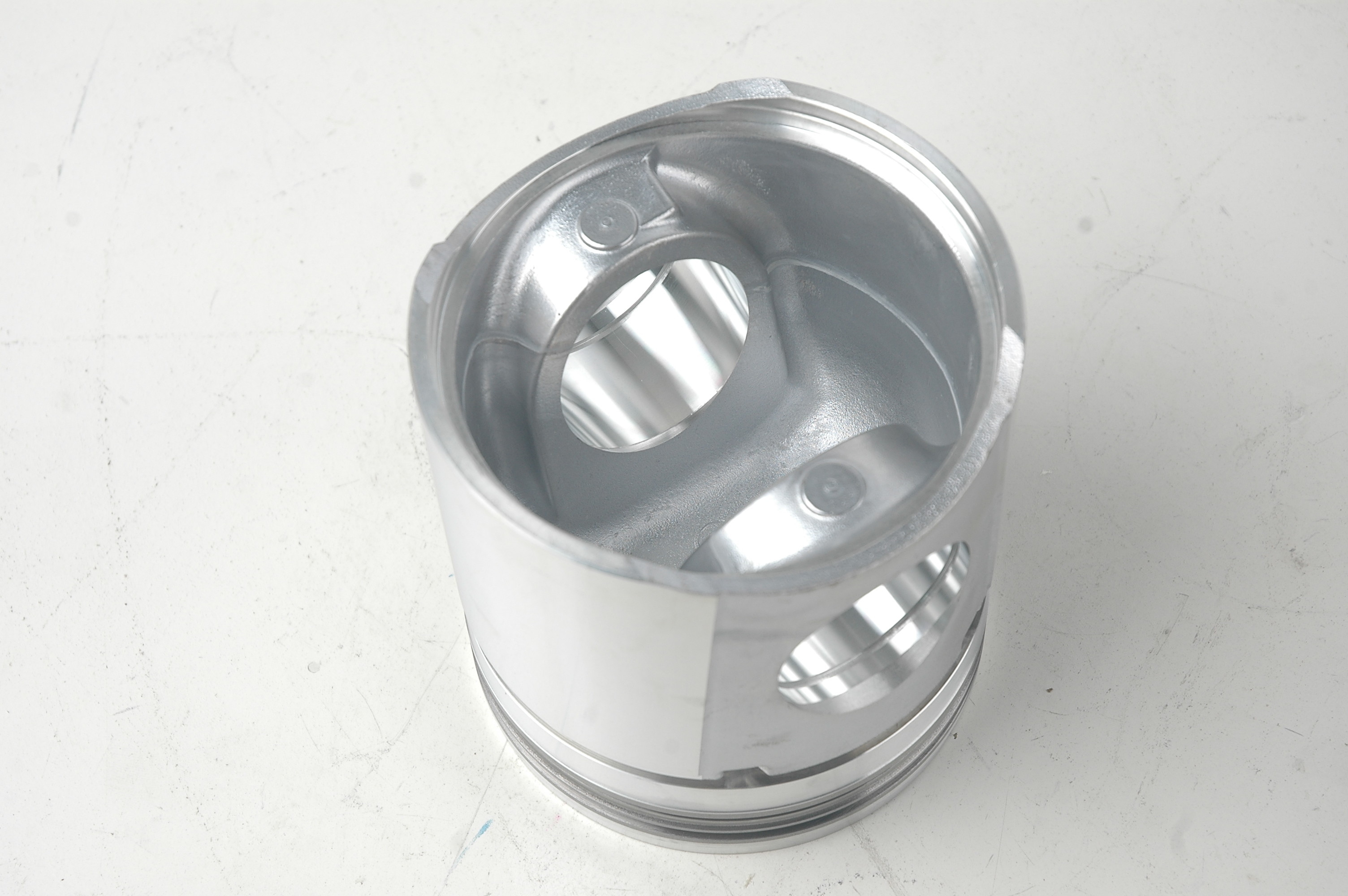 Cummins ISC8.3 QSC8.3 Diesel Engine parts new genuine construction machinery cylinder Piston 3943367